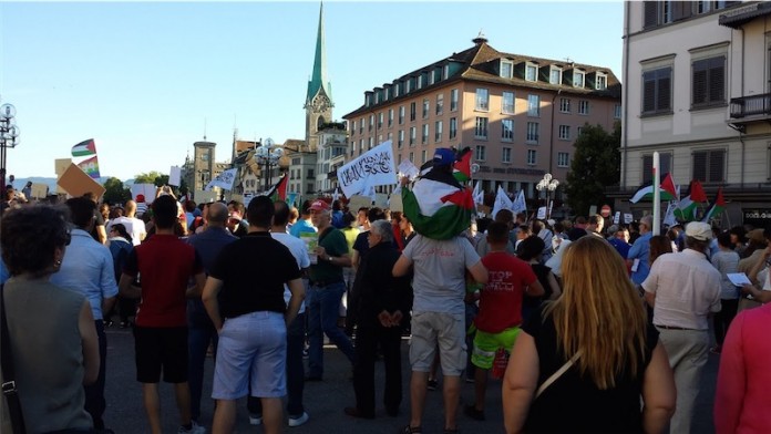 ProPalästina Demo auf der Rathausbrücke in Zürich, 18.07.2014