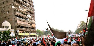 "Free Palestine Kundgebung in Kairo" Foto von Gigi Ibrahim. Licensed under Creative Commons Attribution 2.0 via Wikimedia Commons.