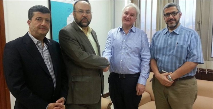 Ein Hamas-Delegation traf im November 2015 den UNRWA-Direktor im Libanon, Matthias Schmale. Foto Hamas