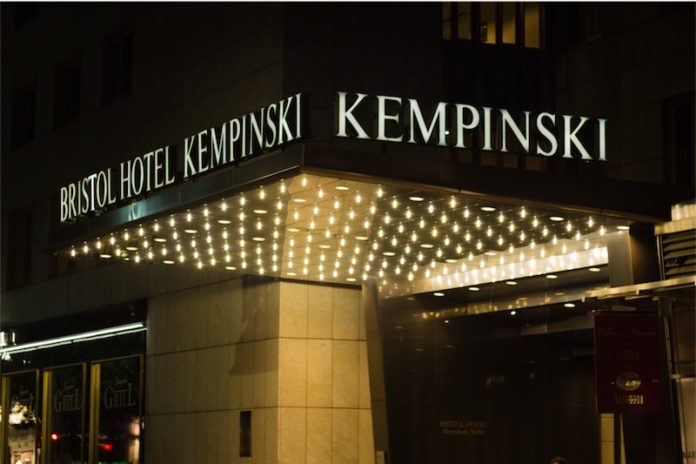 Bristol Hotel Kempinski, Berlin. Foto Srittau, CC BY 3.0, Wikimedia Commons.