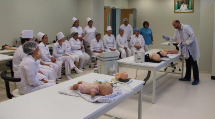 Israelische Experten für Neugeborenenmedizin in Turkmenistan. Foto zVg