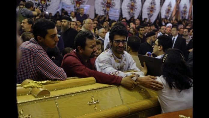 Bei islamistischen Anschlägen am Palmsonntag auf zwei koptische Kirchen in Ägypten wurden am 9. April 2017 mindestens 40 Menschen getötet und über 120 Personen verletzt. Foto Screenshot Youtube.