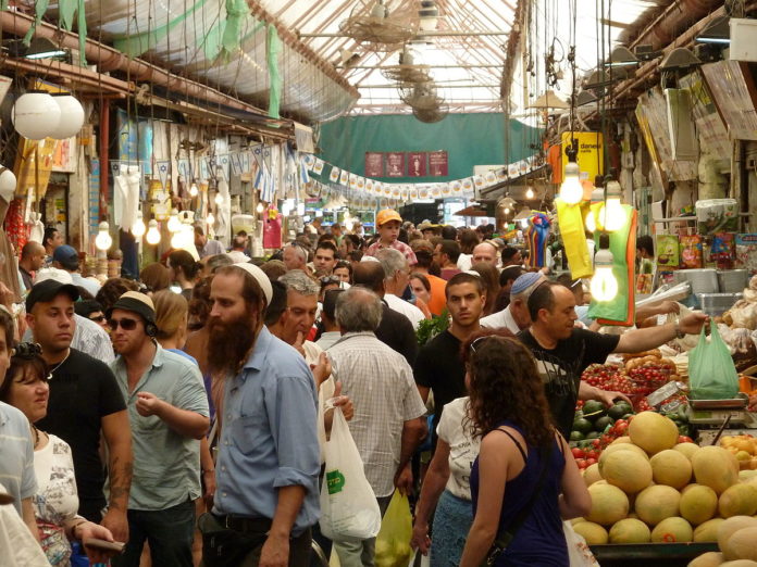 Mahane Yehuda Markt in Jerusalem. Foto deror_avi, CC BY-SA 3.0, Wikimedia Commons.
