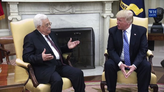 US Präsident Donald Trump mit Mahmoud Abbas im Weissen Haus am 3. Mai 2017. Foto Screenshot White House Video