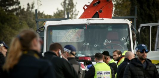 Im Janaur 2017 wurden 4 Israelis getötet und 16 verwundet, als ein palästinensischer Terrorist mit eine Bus in Gruppe Menschen fuhr. Foto Sebi Berens / Flash90