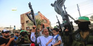 Hamas Gründer Mahmoud al-Zahar an einer Kundgebung in Gaza. Foto Facebook / Radio Midan