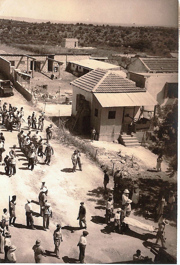 Beerdigung von getöteten Juden aus Givat Ada. Foto PD