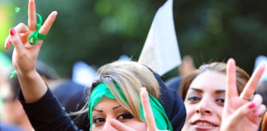 Proteste gab es bereits 2009. Foto Hamed Saber - originally posted to Flickr as 5th Day - 3V, CC BY 2.0, https://commons.wikimedia.org/w/index.php?curid=7088598