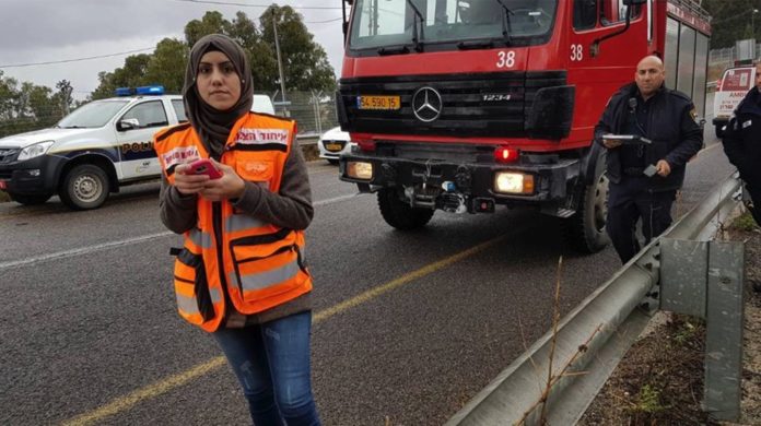 Sanaa Mahameed, eine weibliche, arabische und muslimische Freiwillige bei United Hatzalah (eine Rettungsorganisation von Ersthelfern in Israel). Foto United Hatzalah.