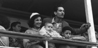 Neuankömmlinge aus Marokko im Hafen von Haifa am 24 September 1954. Foto Fritz Cohen / Goverment Press Office /PD