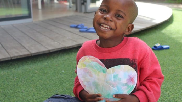 Der dreijährige Daniel aus Tansania wurde im Februar 2018 nach Israel geflogen. Sein lebensbedrohliches Herzleiden wurde erfolgreich behandelt und er wird bald nach Hause zurückkehren. Foto Facebook