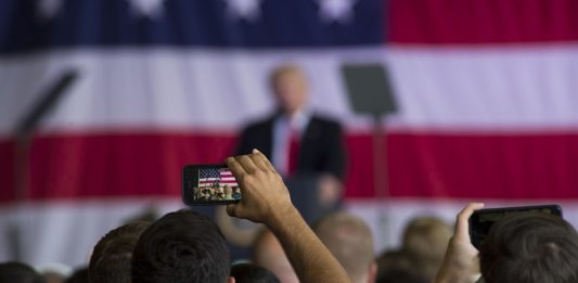 Foto U.S. Navy Mass Communication Specialist 2nd Class Christopher Gordon/Released - gallery at [1], Public Domain, https://commons.wikimedia.org/w/index.php?curid=59346956