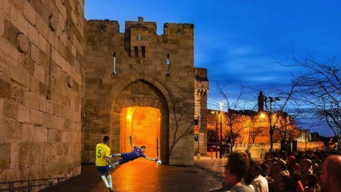 Ein Symbol-Foto des bevorstehenden Elfmeterschiessens am Jaffa-Tor während der Weltmeisterschaft. Foto Facebook