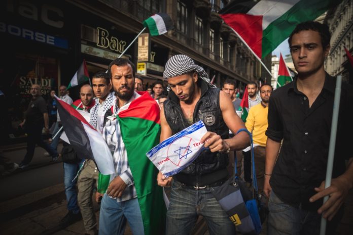 Palästinenser-Demo in Mailand am 26. Juli 2014. Foto Shutterstock