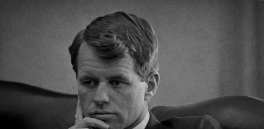 Foto LBJ Library photo by Yoichi R. Okamoto - http://lbjlibrary.org/collections/photo-archive/photolab-detail.html?id=1472, Gemeinfrei, https://commons.wikimedia.org/w/index.php?curid=503155