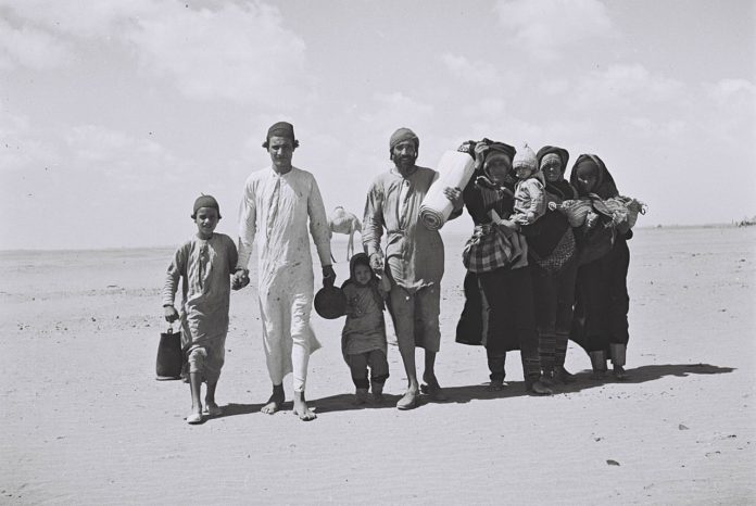 Jemenitisch-jüdische Familie 1949 auf dem Weg zu einem Flüchtlingslager. Foto PD