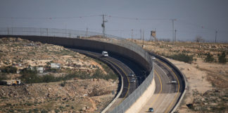 Blick auf die Route 4370 nordöstlich von Jerusalem, die das Gebiet des Geva Binyamin mit der Route 1 verbindet. Foto Yonatan Sindel/Flash90