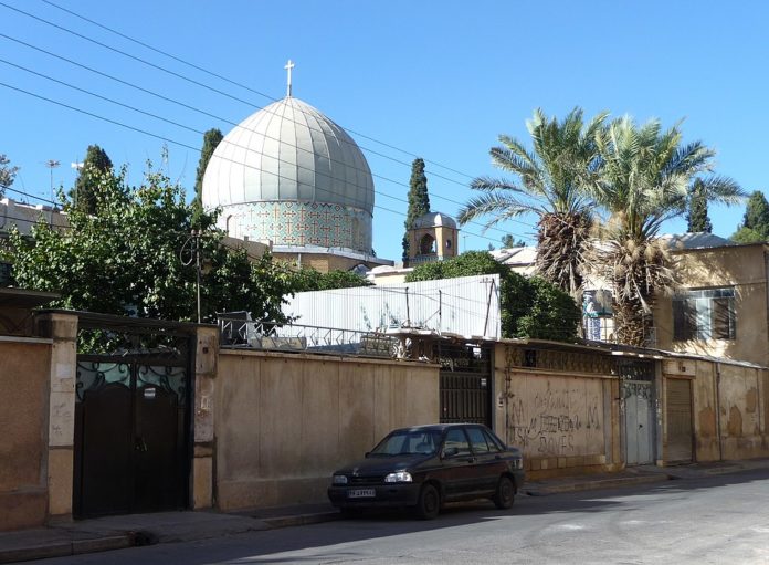Kirche im Iran. Foto Ondřej Žváček, CC BY 2.5, https://commons.wikimedia.org/w/index.php?curid=17973238