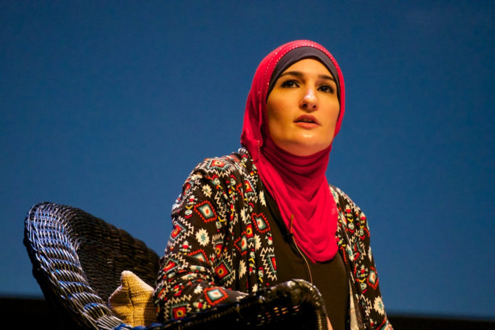 Linda Sarsour, Foto Festival of Faiths, CC BY 2.0, https://commons.wikimedia.org/w/index.php?curid=55128739