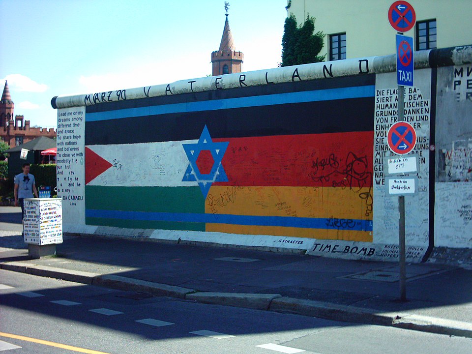 Originalzustand der Flagge. Foto Jensen - German Wikipedia, CC BY-SA 3.0, https://commons.wikimedia.org/w/index.php?curid=463450
