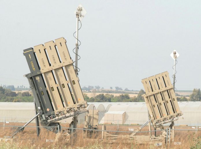 Iron Dome Batterie, das Abwehrsystem gegen Kurzstreckenraketen, an der Grenze zwischen Gaza und Israel. Foto Elior Cohen/TPS