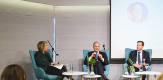 Elan Carr & Isaac Herzog im Gespräch, moderiert von NGO-Monitor-Vizepräsidentin Olga Deutsch. Foto Yelena Kvetny