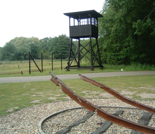 Il lager di Westerbork, in Olanda. Foto Blacknight, Public Domain, https://commons.wikimedia.org/w/index.php?curid=865654