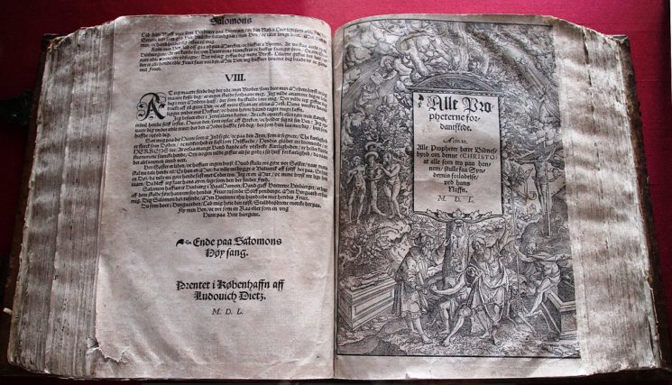 Christian III. von Dänemark liess diese Bibelausgabe kurz nach der Reformation, 1550, in dänischer Sprache drucken. Foto Bjoertvedt, CC BY-SA 3.0, https://commons.wikimedia.org/w/index.php?curid=23369624