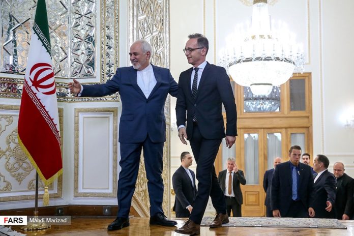 Der iranische Aussenminister Mohammad Javad Zarif und sein deutscher Amtskollege Heiko Maas in Teheran. Foto Fars News Agency, CC BY 4.0, https://commons.wikimedia.org/w/index.php?curid=79672275
