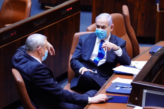 Blau-Weiss-Partei-Vorsitzender und alternierender und zukünftiger Ministerpräsident Benny Gantz und der amtierende Ministerpräsident Benjamin „Bibi“ Netanjahu. Foto GPO