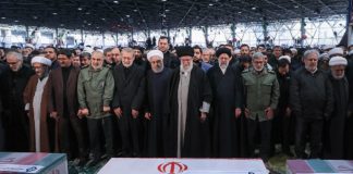 Beerdigung von Qasem Soleimani. Foto khamenei.ir - http://farsi.khamenei.ir/photo-album?id=44606#i, CC-BY 4.0, https://commons.wikimedia.org/w/index.php?curid=85664538