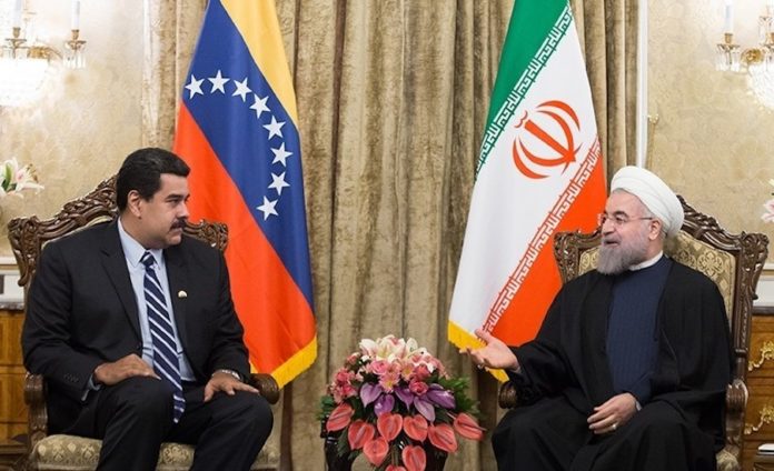 Treffen des venezolanischen Präsidenten Nicolas Maduro mit dem iranischen Obersten Führer Ayatollah Ali Khamenei im November 2016. Foto Tasnim News Agency, CC BY 4.0, https://commons.wikimedia.org/w/index.php?curid=47896521