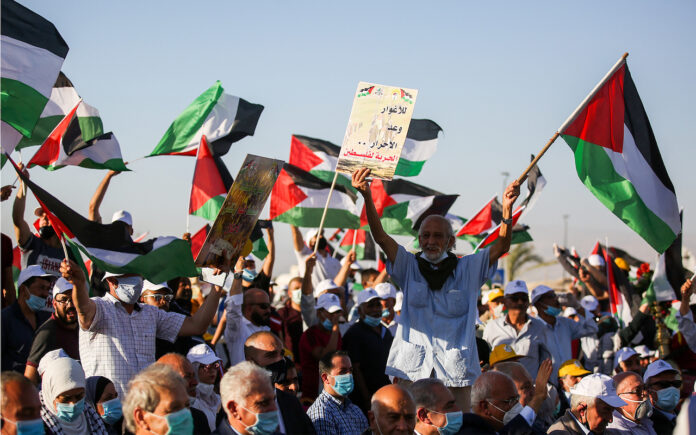 Tausende Palästinenser nahmen am 22. Juni 2020 in der Stadt Jericho im Westjordanland an einer Kundgebung gegen den Plan Israels teil, Teile des 