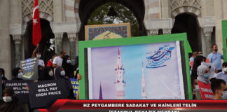 Am 13. September protestierte eine Gruppe von Islamisten auf dem Beyazit-Platz in Istanbul gegen den französischen Präsidenten Emmanuel Macron. Sie hielten Plakate mit der Warnung, dass Macron und die satirische französische Zeitschrift Charlie Hebdo "einen hohen Preis zahlen werden". Foto Screenshot Youtube / Kudüs TV