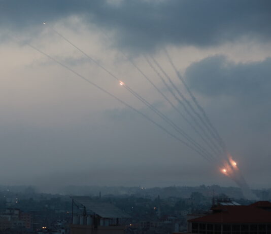 Raketen der Terrororganisationen Hamas und Islamischer Dschihad in Gaza werden auf zivile Ziele in Israel abgefeuert. Gaza, 11. Mai 2021. Foto Majdi Fathi/TPS