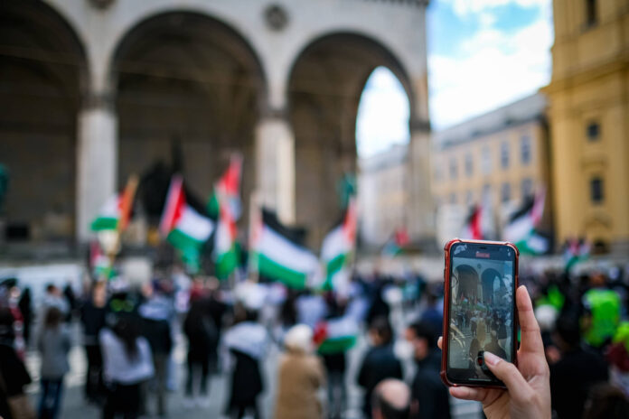 Symbolbild. Pro-Palästina Kundgebung 29.05.2021 in München. Foto IMAGO / Leonhard Simon