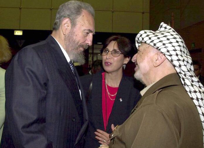 Staatspräsident Fidel Castro (li., CUB) und Yassir Arafat (PLO/Präsident Palästinensische Autonomiegebiete) anlässlich der World Conference Against Racism in Durban, Südafrika. 31.08.2001. Foto IMAGO / UPI Photo