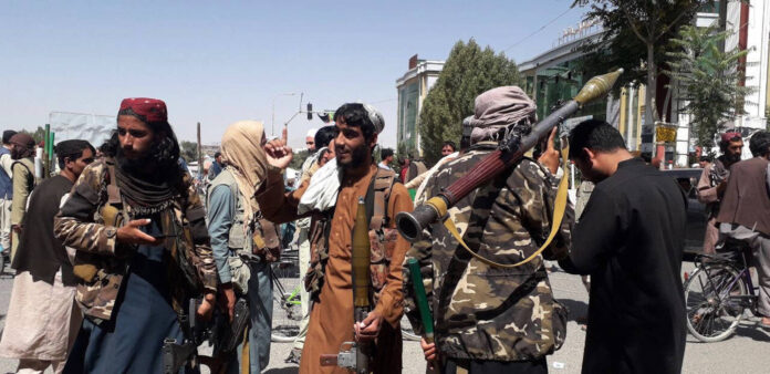 Taliban-Kämpfer in der Stadt Ghazni im Osten Afghanistans. Foto IMAGO / Xinhua