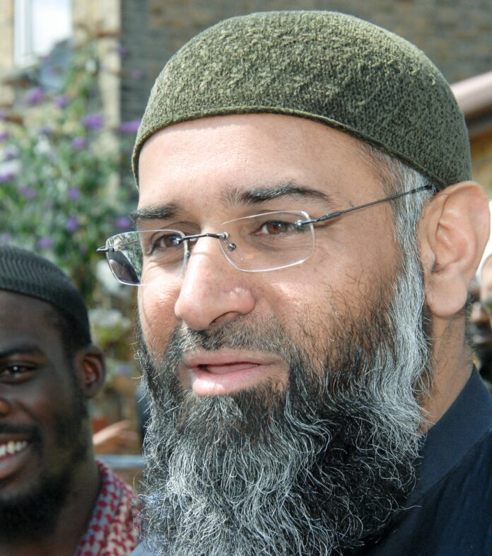 Anjem Choudary. Foto https://www.flickr.com/photos/snapperjack/ - https://www.flickr.com/photos/snapperjack/6005177156/, CC BY-SA 2.0, https://commons.wikimedia.org/w/index.php?curid=19784992
