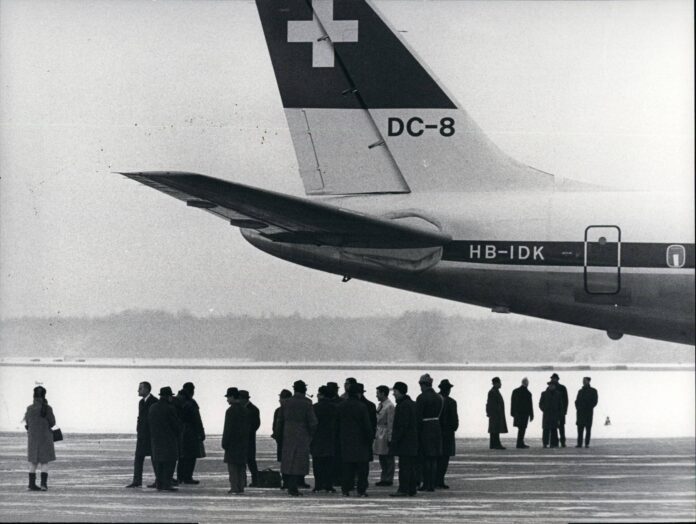 Der El-Al-Prozess: Rekonstruktion des Anschlags. Eine Swissair DC-8 zeigt die El Al-Maschine, auf die am 18. Februar 1969 ein Anschlag verübt wurde. Foto IMAGO / ZUMA/Keystone