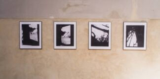 Der deutsche Maler Gerhard Richter präsentierte sein Werk in Prag am 20. August 2017. Auf dem Foto sind Fotografien zu sehen, die im Konzentrationslager Birkenau von den Häftlingen selbst aufgenommen wurden und auf denen die Gemälde von Richters Birkenau-Serie basieren. Foto IMAGO / CTK Photo