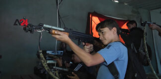 Kinder im Hamas-Schiesssimulator. Foto Screenshot Youtube