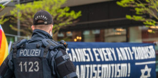 Demonstration unter dem Titel "Solidarität mit Israel" in Kiel am 22 Mai 2021. Foto IMAGO / penofoto