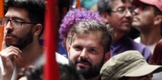 Gabriel Borić während einer Versammlung linker und linksextremer Organisationen in Santiago de Chile im November 2018. Foto IMAGO / Aton Chile