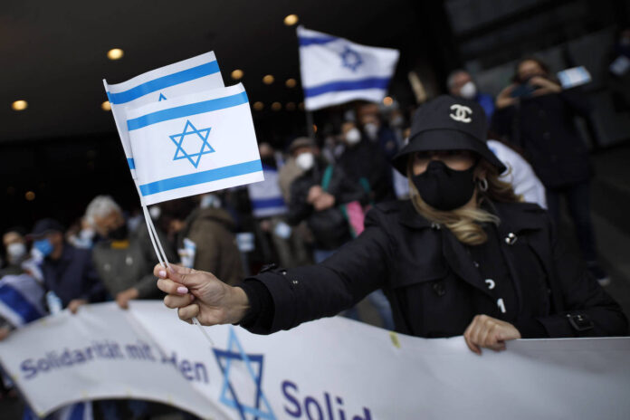 Symbolbild. Demonstration zum Thema Solidarität mit Israel, Solidarität mit Juden in Deutschland in Köln, 22.05.2021. Foto IMAGO / Future Image