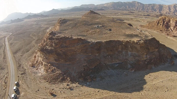Ausgrabung im Timna-Tal. Foto Screenshot Youtube / Erez Ben-Yosef