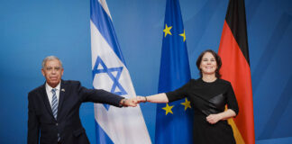 Annalena Baerbock, deutsche Bundesaussenministerin, trifft Mickey Levy, Parlamentspräsident des Staates Israel zu einem Gespräch in Berlin am 27. Januar 2022. Foto IMAGO / photothek