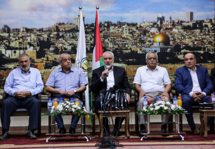 Der Leiter des Politbüros der Terrororganisation Hamas, Ismail Haniyeh, empfängt am 26. September 2019 die Führer von acht nationalen palästinensischen Gruppierungen zu einem Treffen, um die interne palästinensische Spaltung zu beenden und die 