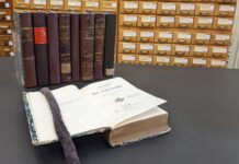Restitution von 10 Büchern aus den Œuvres complètes de Voltaire am 23.05.2022 an das französische Finanzministerium. Foto ©ZLB