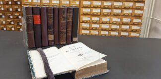 Restitution von 10 Büchern aus den Œuvres complètes de Voltaire am 23.05.2022 an das französische Finanzministerium. Foto ©ZLB